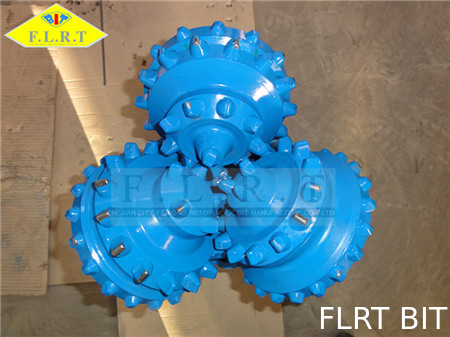 Good price Three Cone Tricone Drill Bit / Oil And Gas Drill Bits API-7-1 Standard online